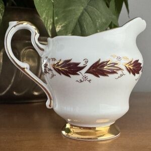 Elegance by Paragon "By Appointment to Her Majesty" Gold Trim Creamer England